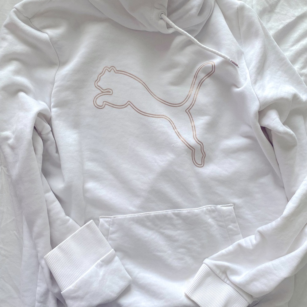 White Puma sweatshirt super comfy size M rose gold
